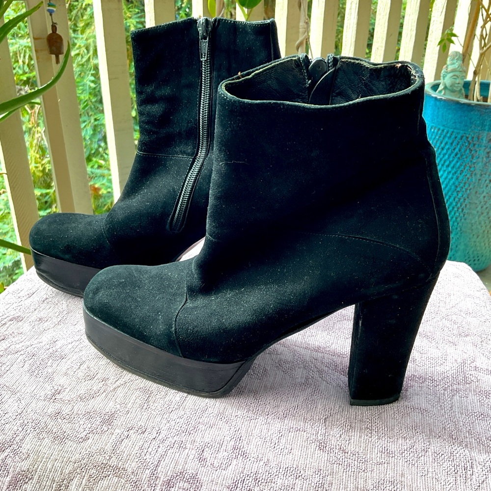 Vintage Varda Elegant Black Suede Women's Platform Boots